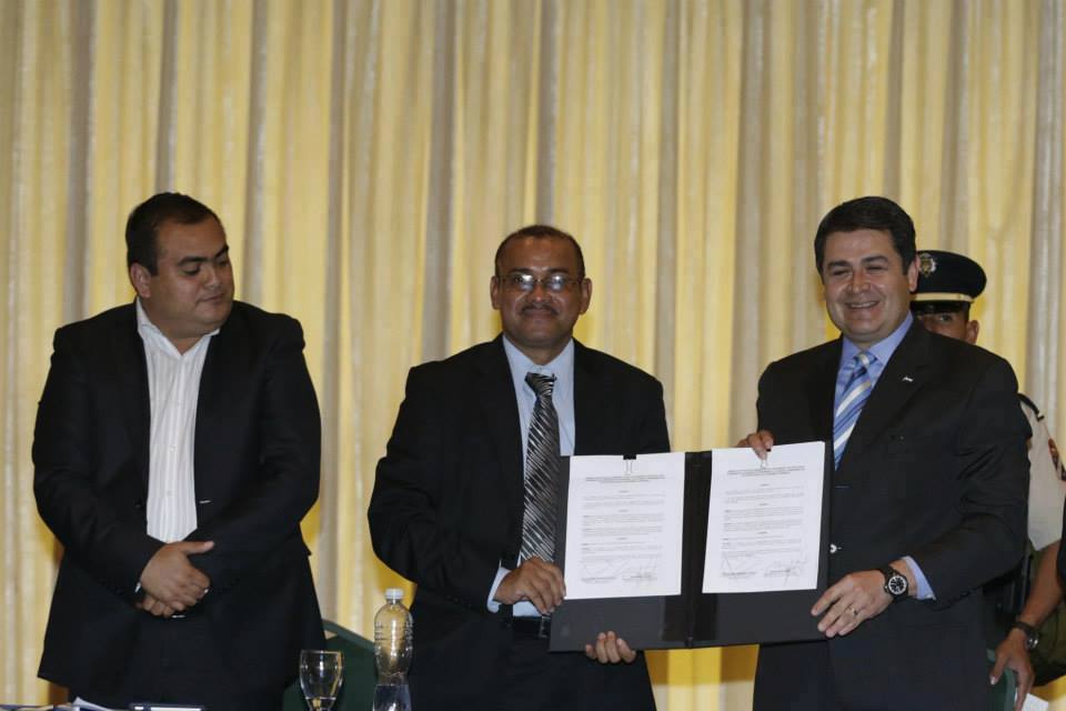 Firma del Primer Pacto por la Economía Social en Honduras.